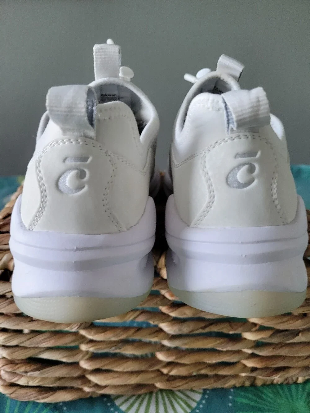 Clove Women's Classic Sneakers Shoes Brilliant White Size 6.5